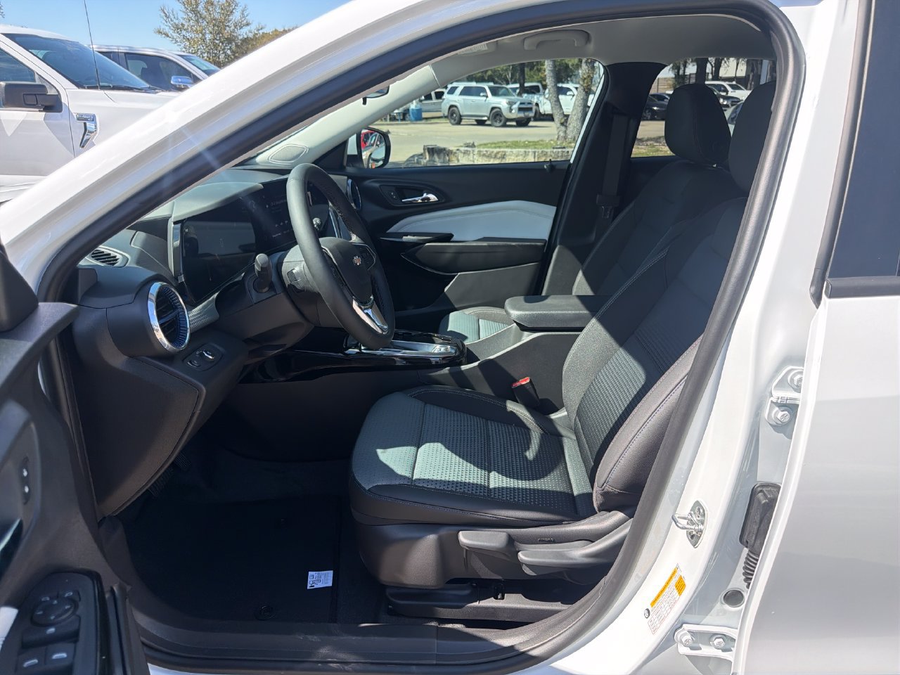2026 Chevrolet Trax LT - Photo 9