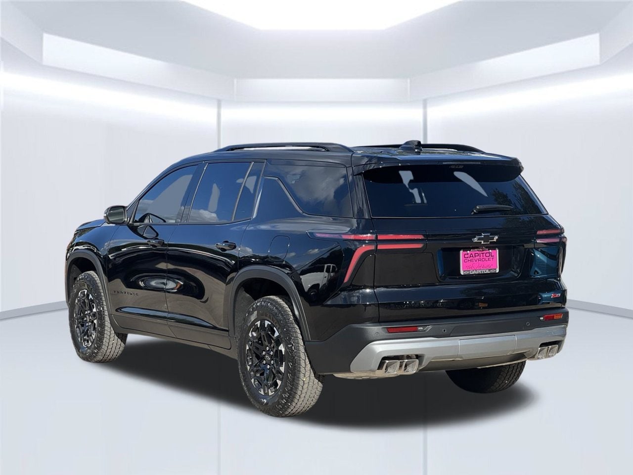 2027 Chevrolet Traverse Z71 SUV, photo 4