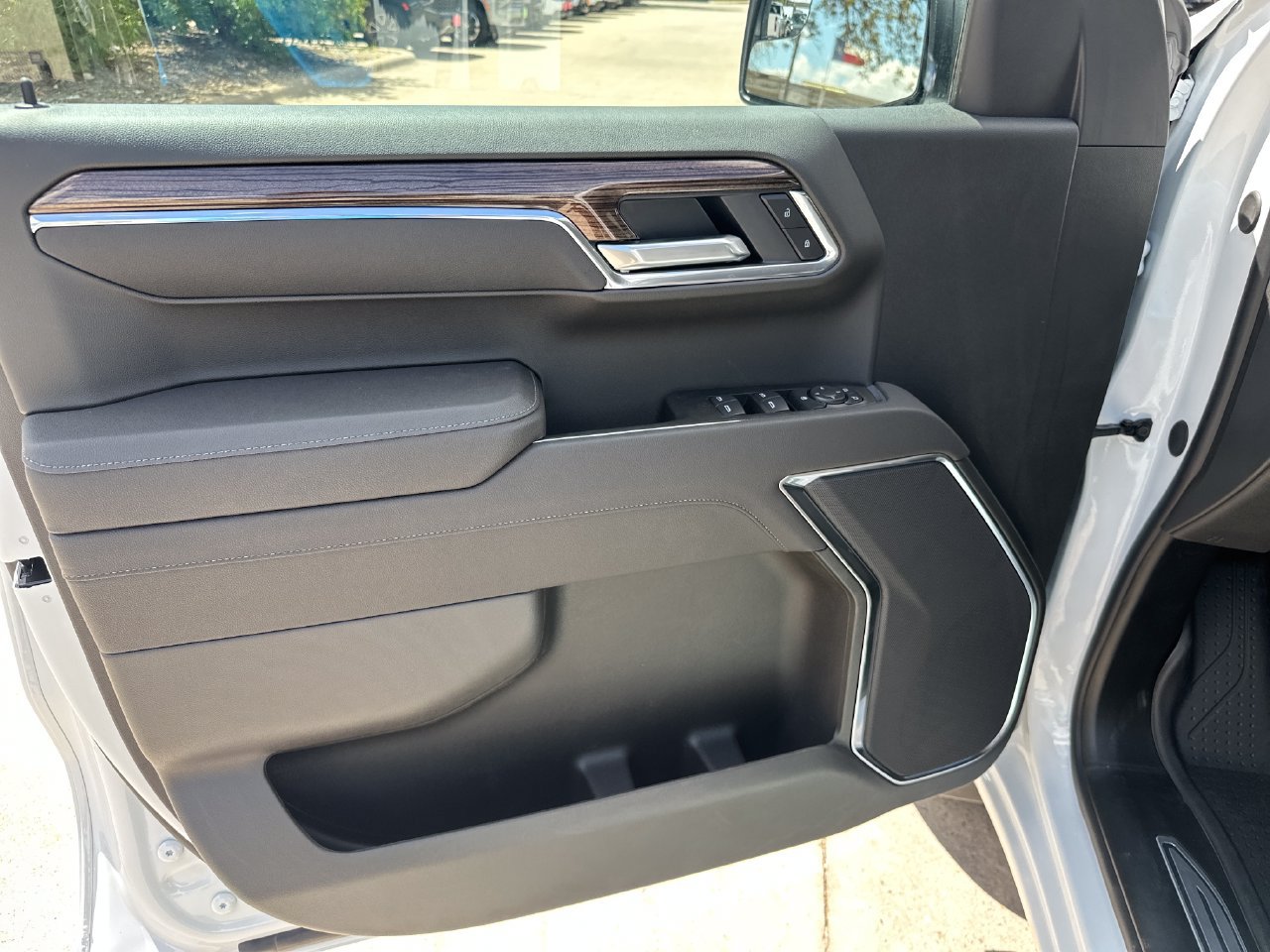 2026 Chevrolet Silverado 1500 LT - Photo 10