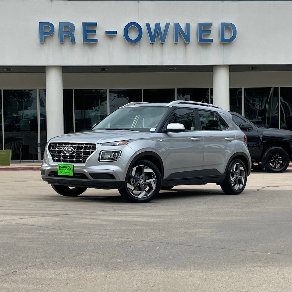 Used 2025 Hyundai Venue SEL SUV