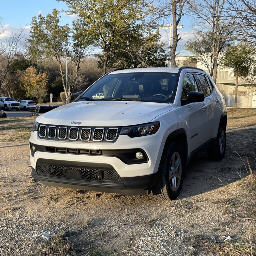 Used 2024 Jeep Compass Latitude SUV