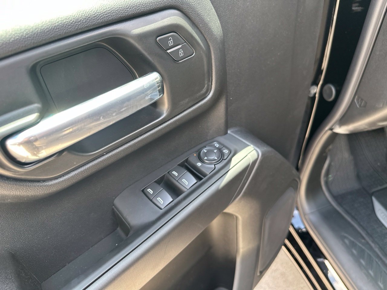 2026 Chevrolet Silverado 1500 Custom - Photo 11