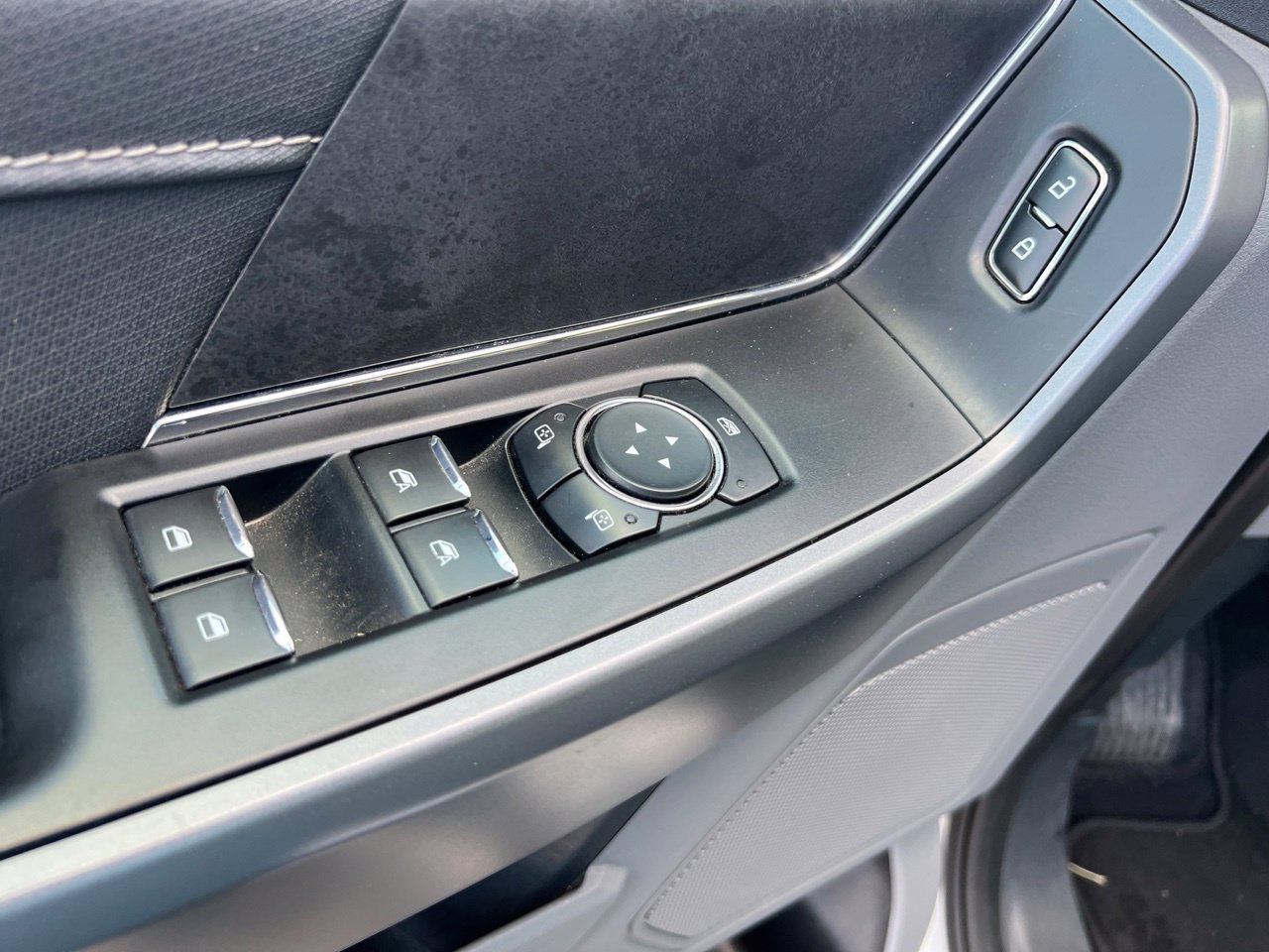 2025 Ford F-150 XLT - Photo 12