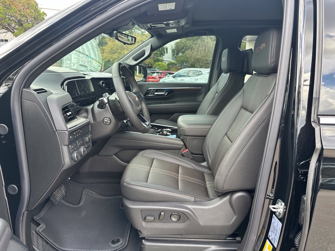 2026 Chevrolet Suburban High Country, photo 10
