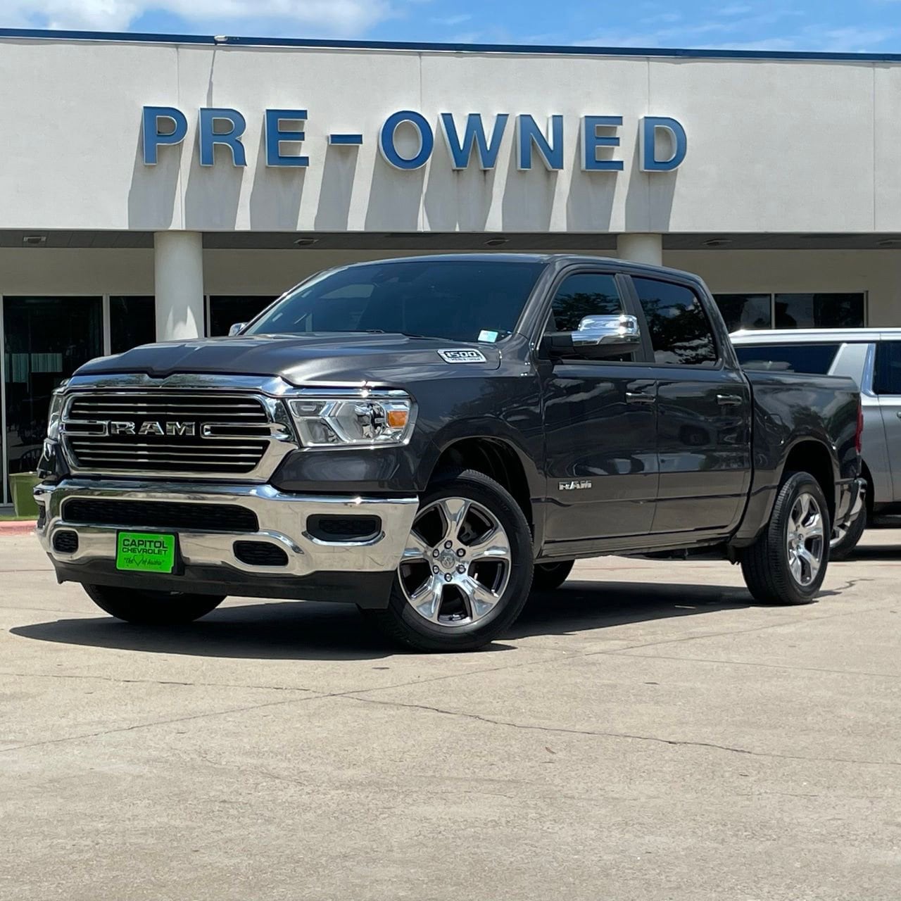 2024 RAM 1500 Laramie Crew Cab 5'7's photo