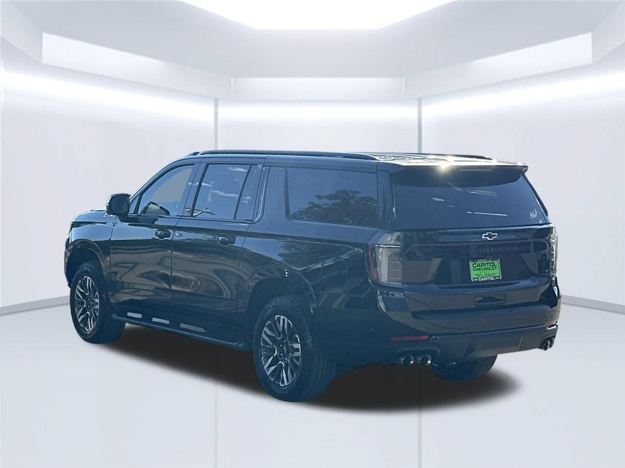 2026 Chevrolet Suburban Z71, photo 4