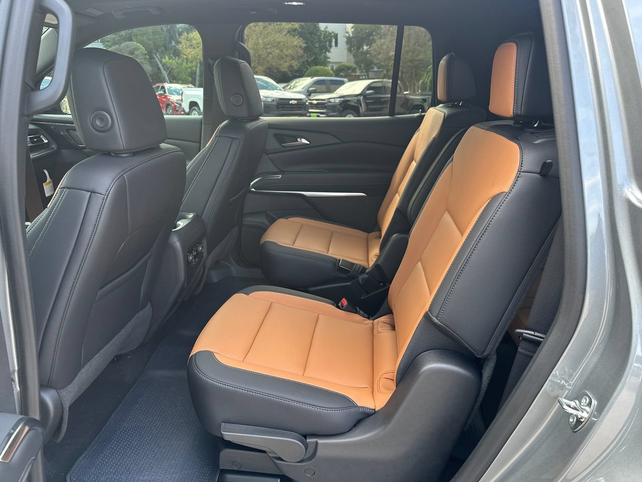 2027 Chevrolet Traverse Z71 SUV, photo 25