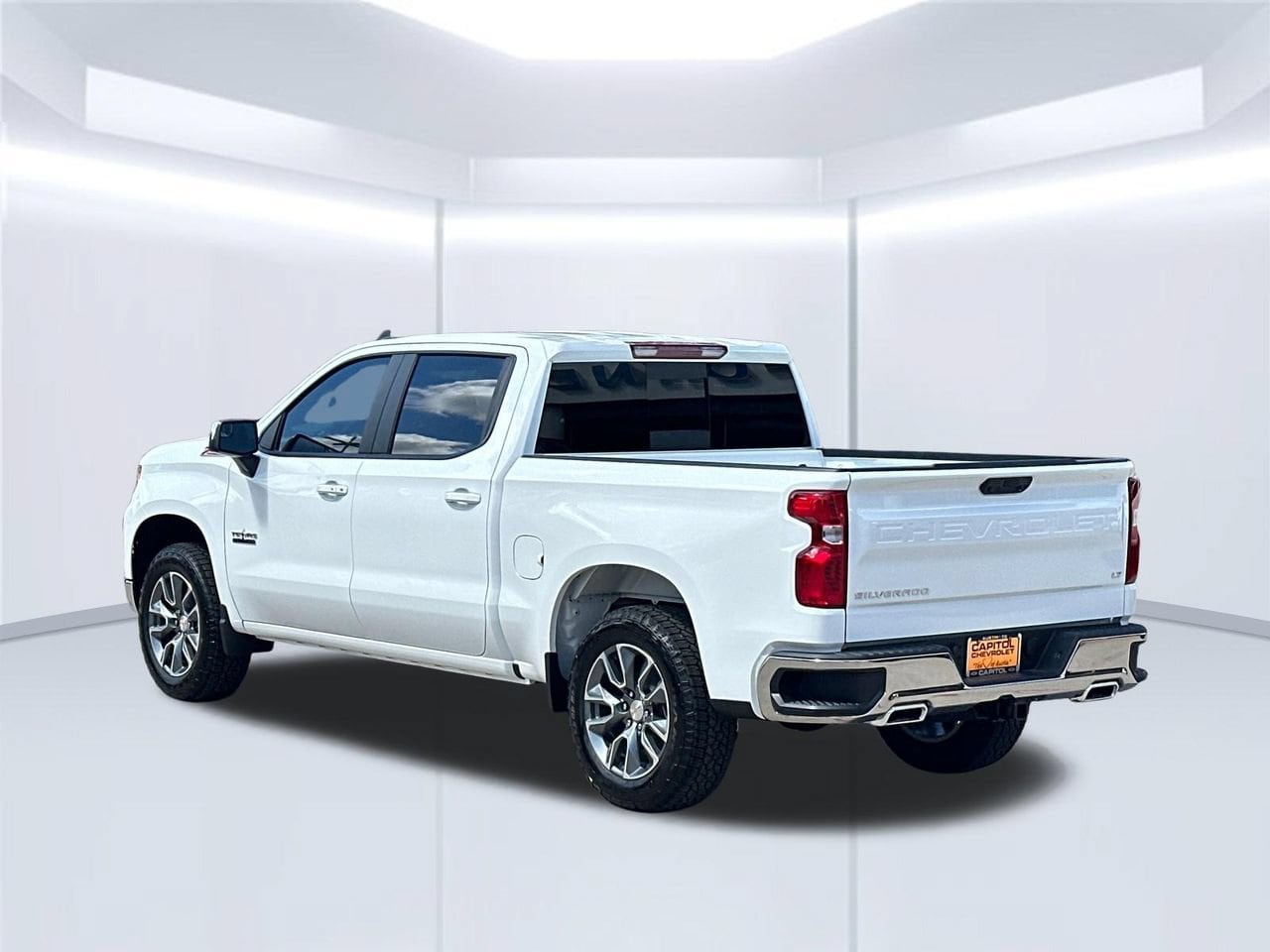 2026 Chevrolet Silverado 1500 LT Truck, photo 3