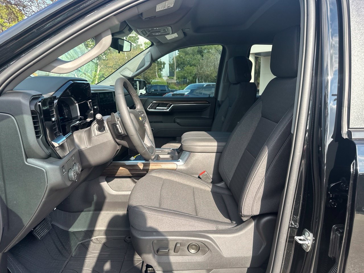 2026 Chevrolet Silverado 1500 LT - Photo 9