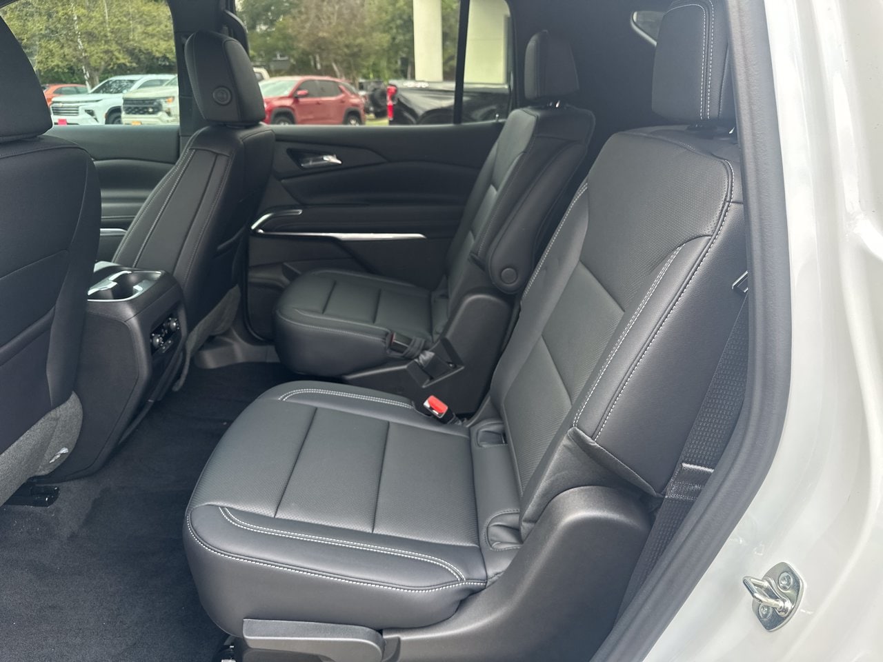 2027 Chevrolet Traverse LT - Photo 23