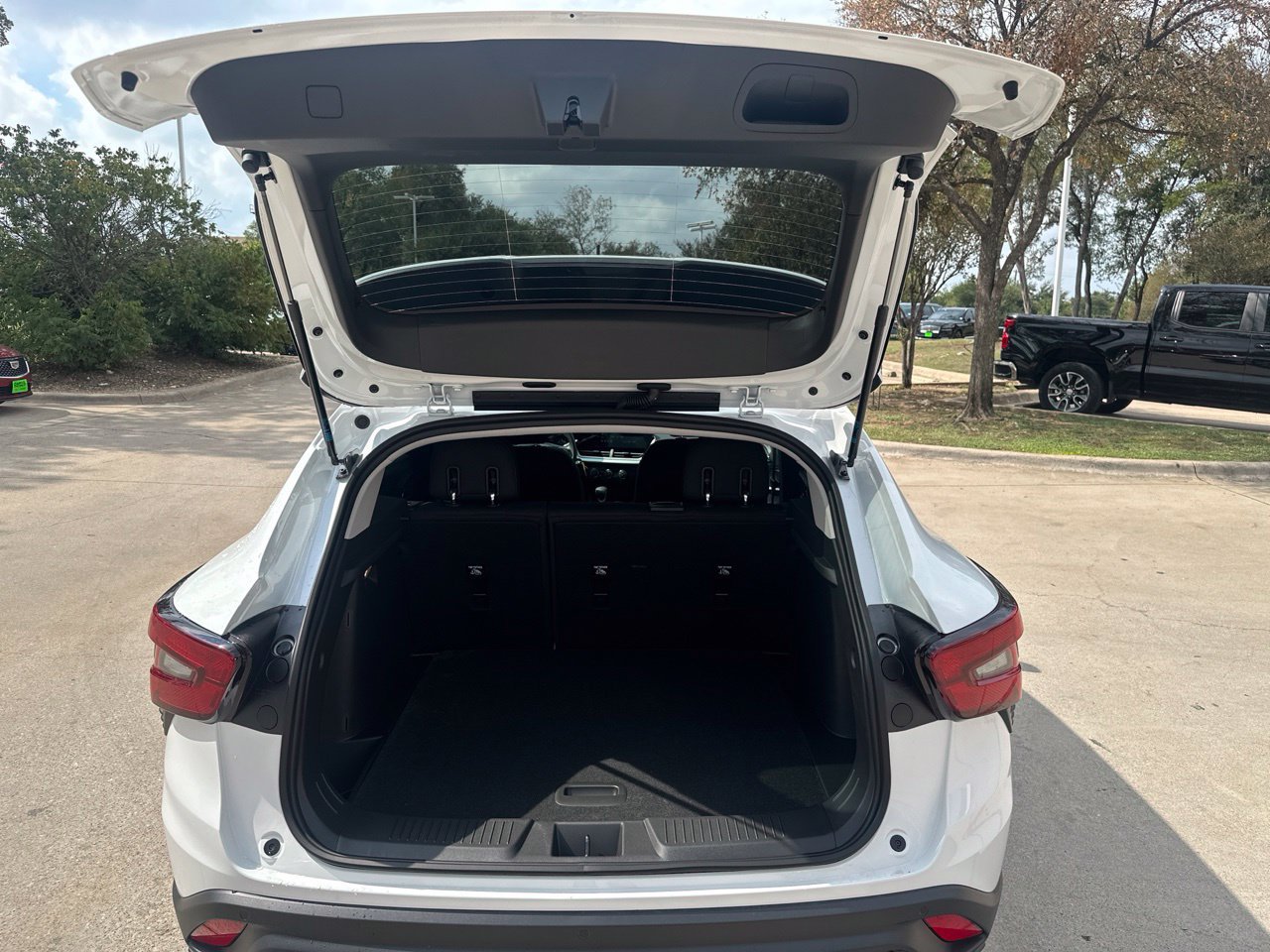 2026 Chevrolet Trax LS - Photo 28