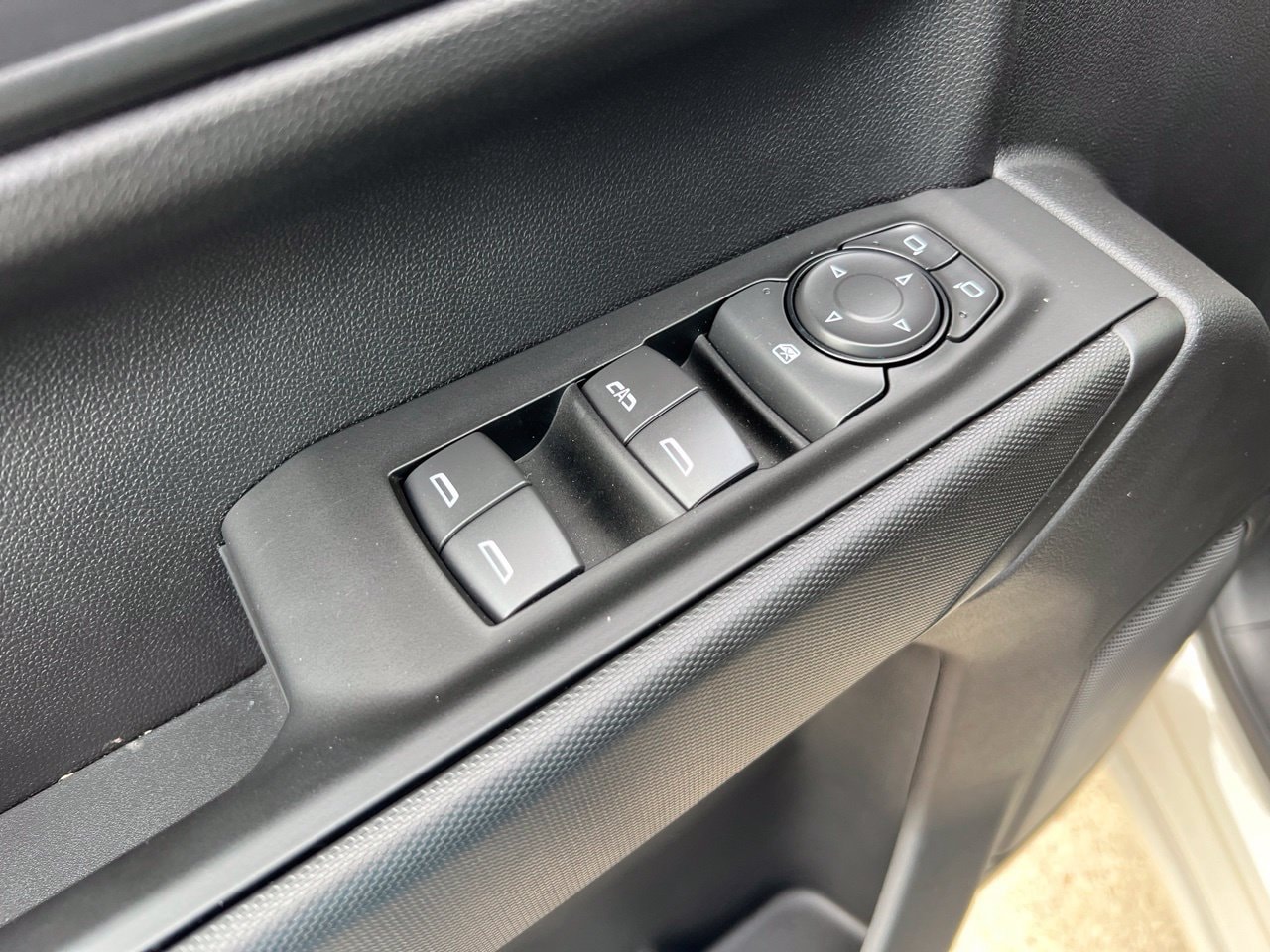 2026 Chevrolet Silverado 1500 Custom - Photo 13