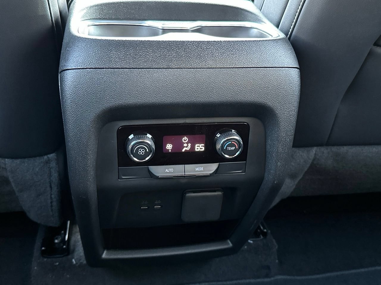 2027 Chevrolet Traverse LT, photo 24