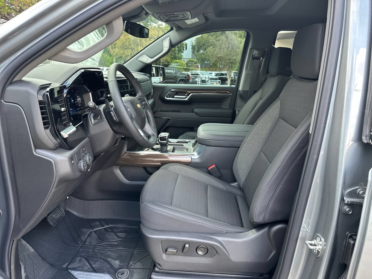 2026 Chevrolet Silverado 1500 LT, photo 9