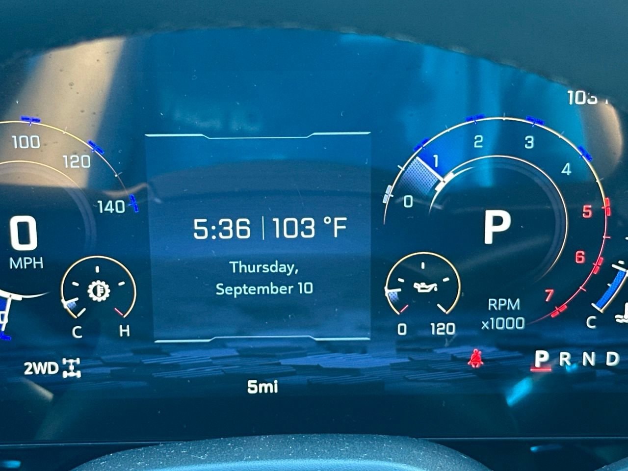 2026 Chevrolet Suburban LT, photo 18