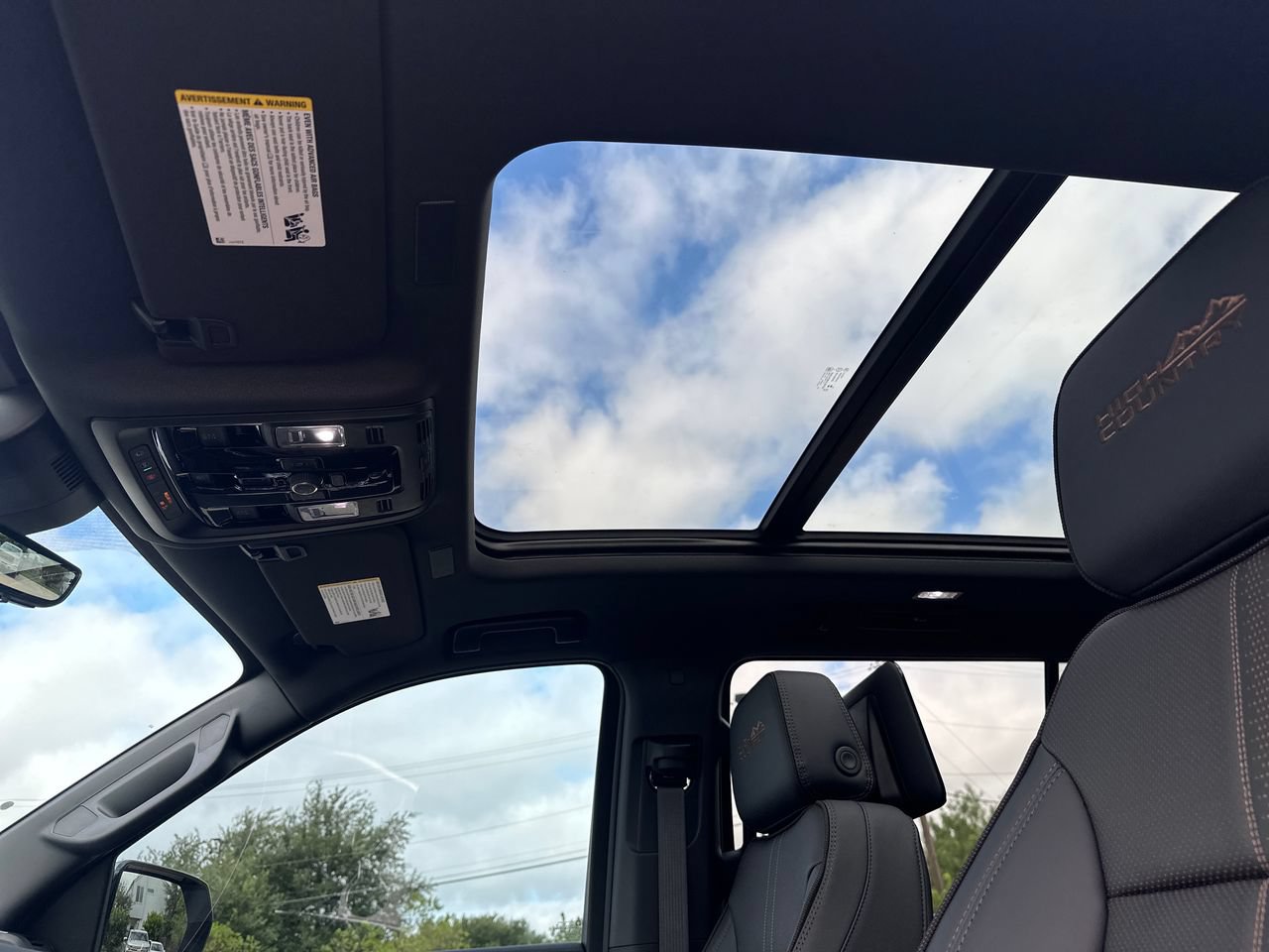 2026 Chevrolet Suburban High Country SUV, photo 23