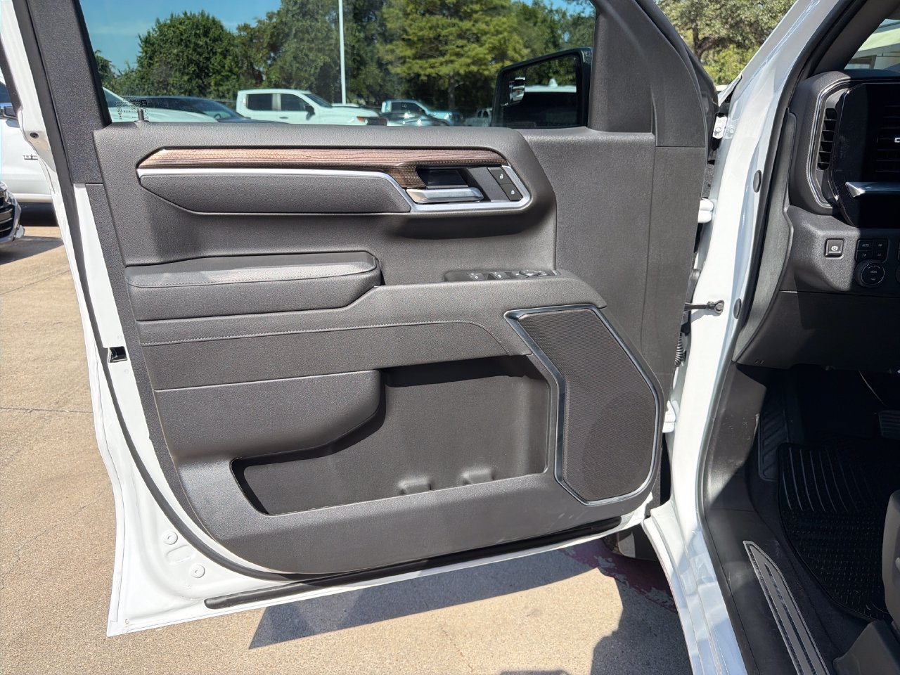 2026 Chevrolet Silverado 1500 LT - Photo 11