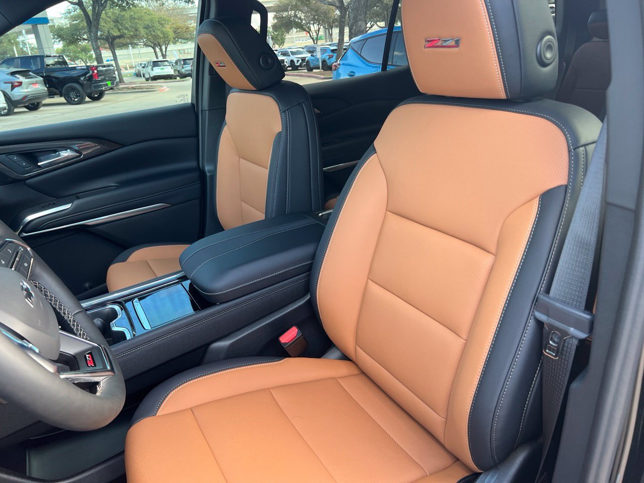 2027 Chevrolet Traverse Z71 SUV, photo 11