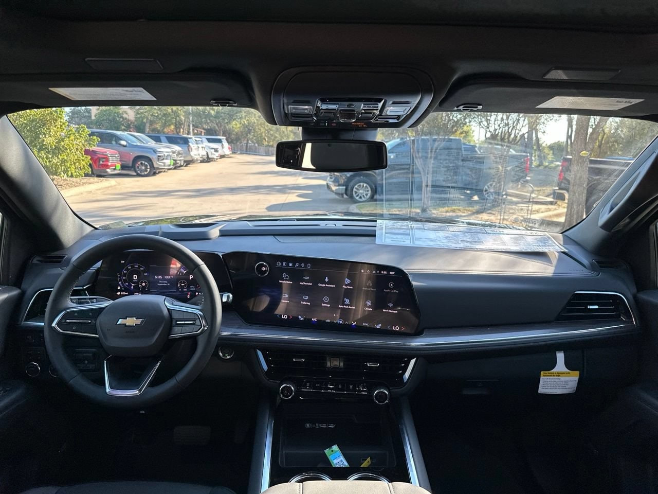 2026 Chevrolet Suburban LT, photo 13