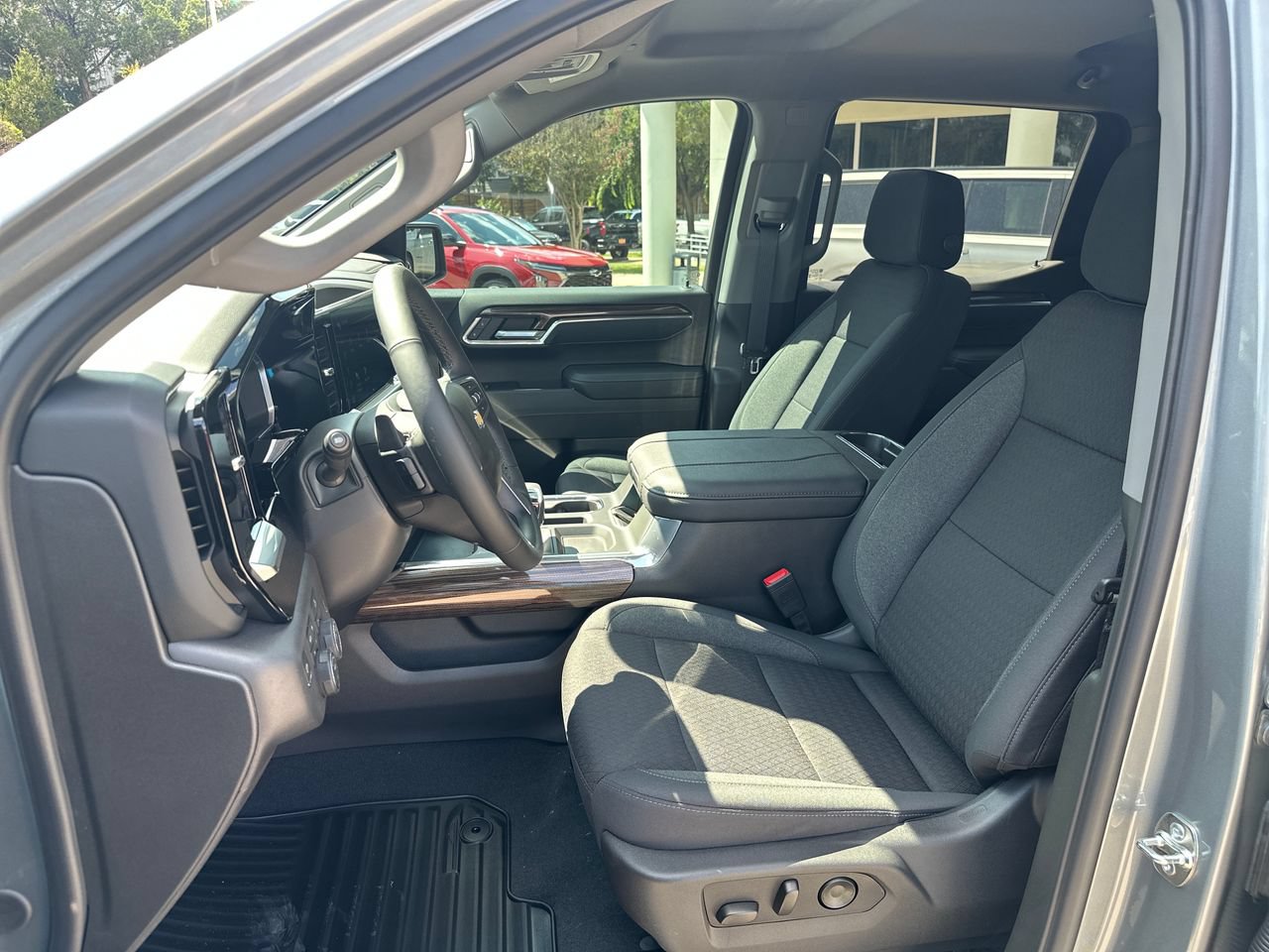 2026 Chevrolet Silverado 1500 LT - Photo 10