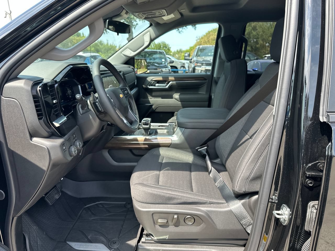 2026 Chevrolet Silverado 1500 LT Truck, photo 17