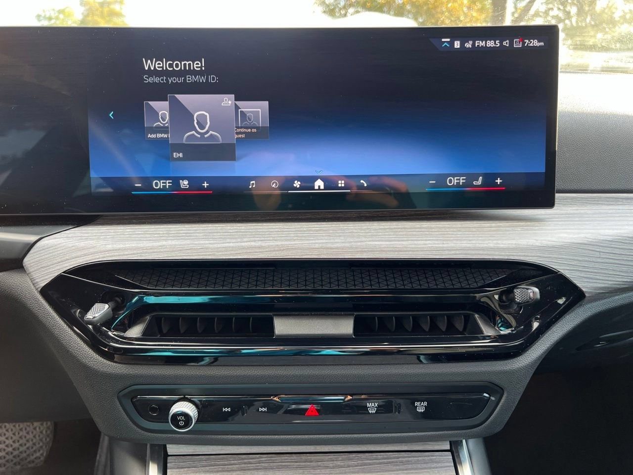 2026 BMW 3 Series 330i - Photo 19