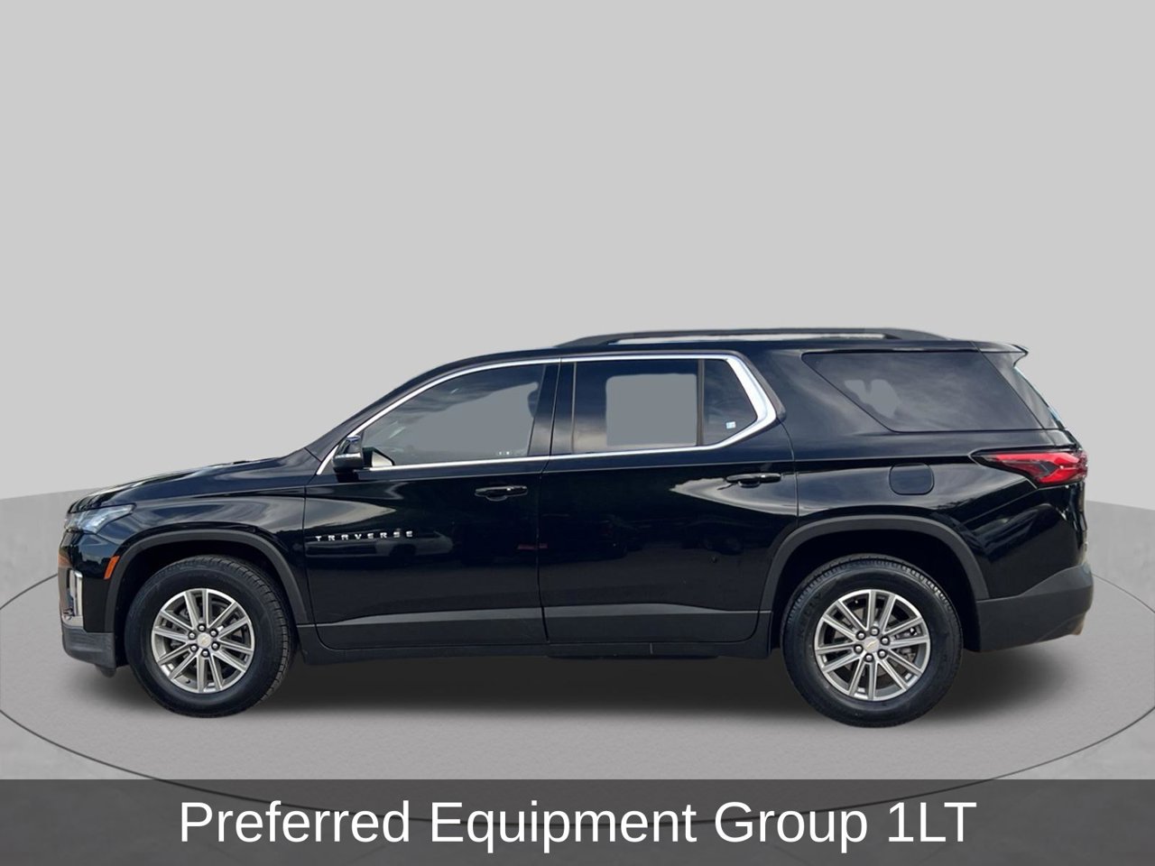 Used 2023 Chevrolet Traverse LT Cloth SUV