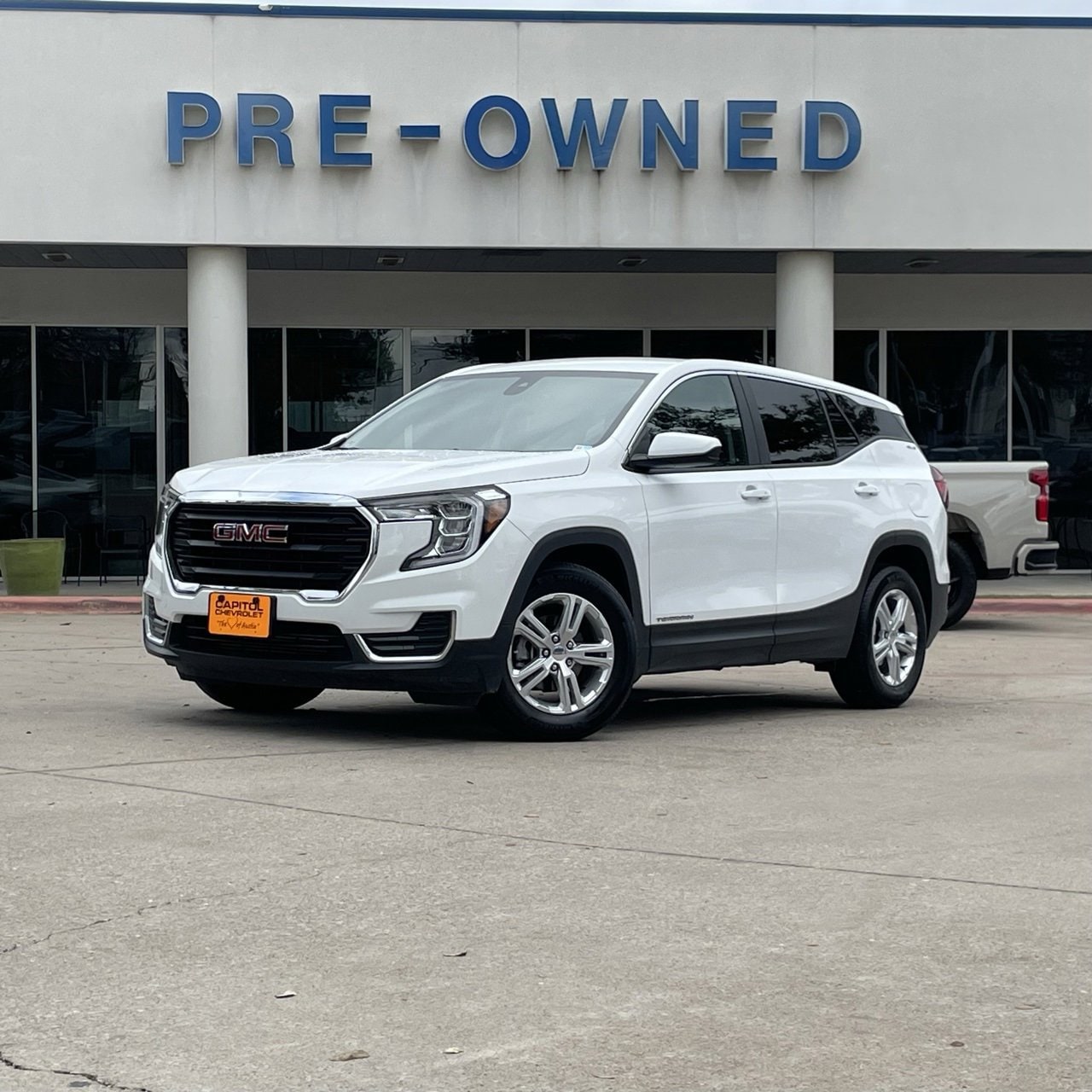 2024 GMC Terrain SLE's photo