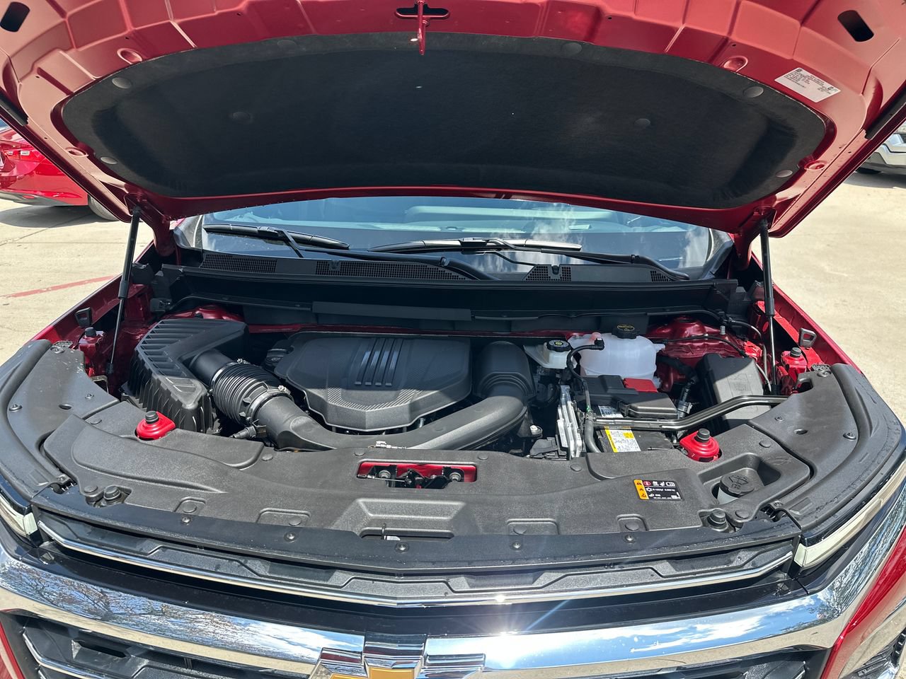 2027 Chevrolet Traverse LT - Photo 31