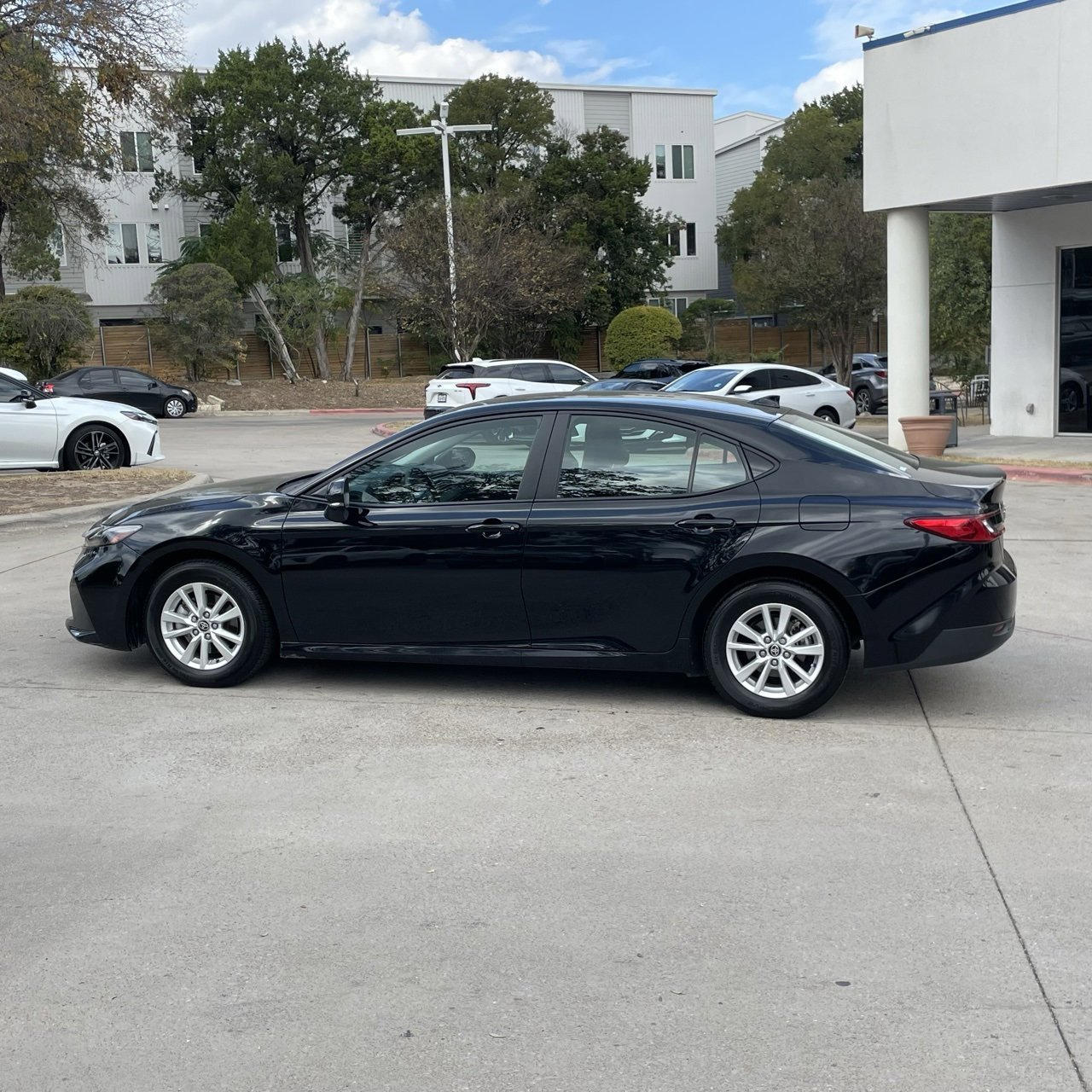 2025 Toyota Camry LE photo 2