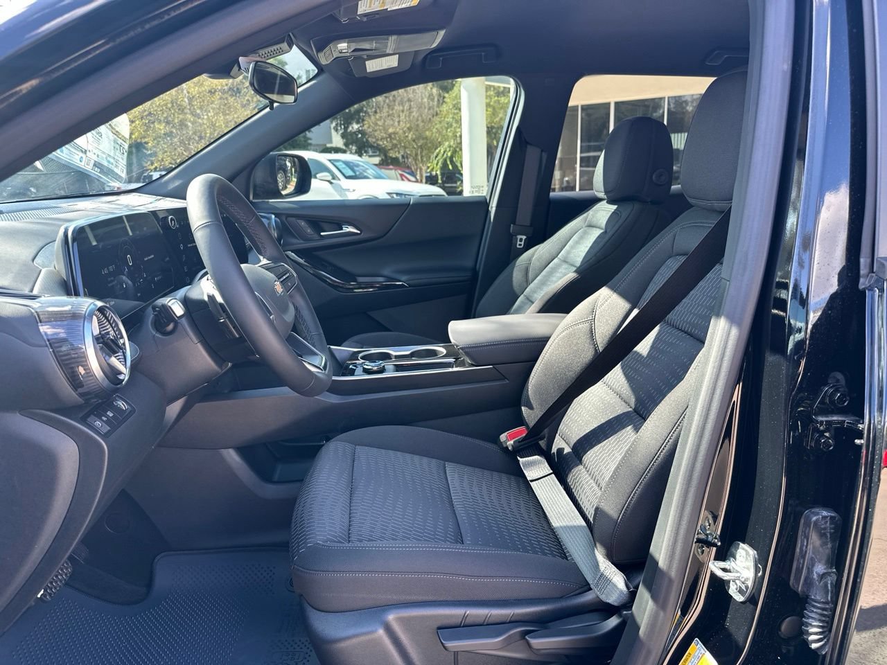 2027 Chevrolet Equinox LT - Photo 10
