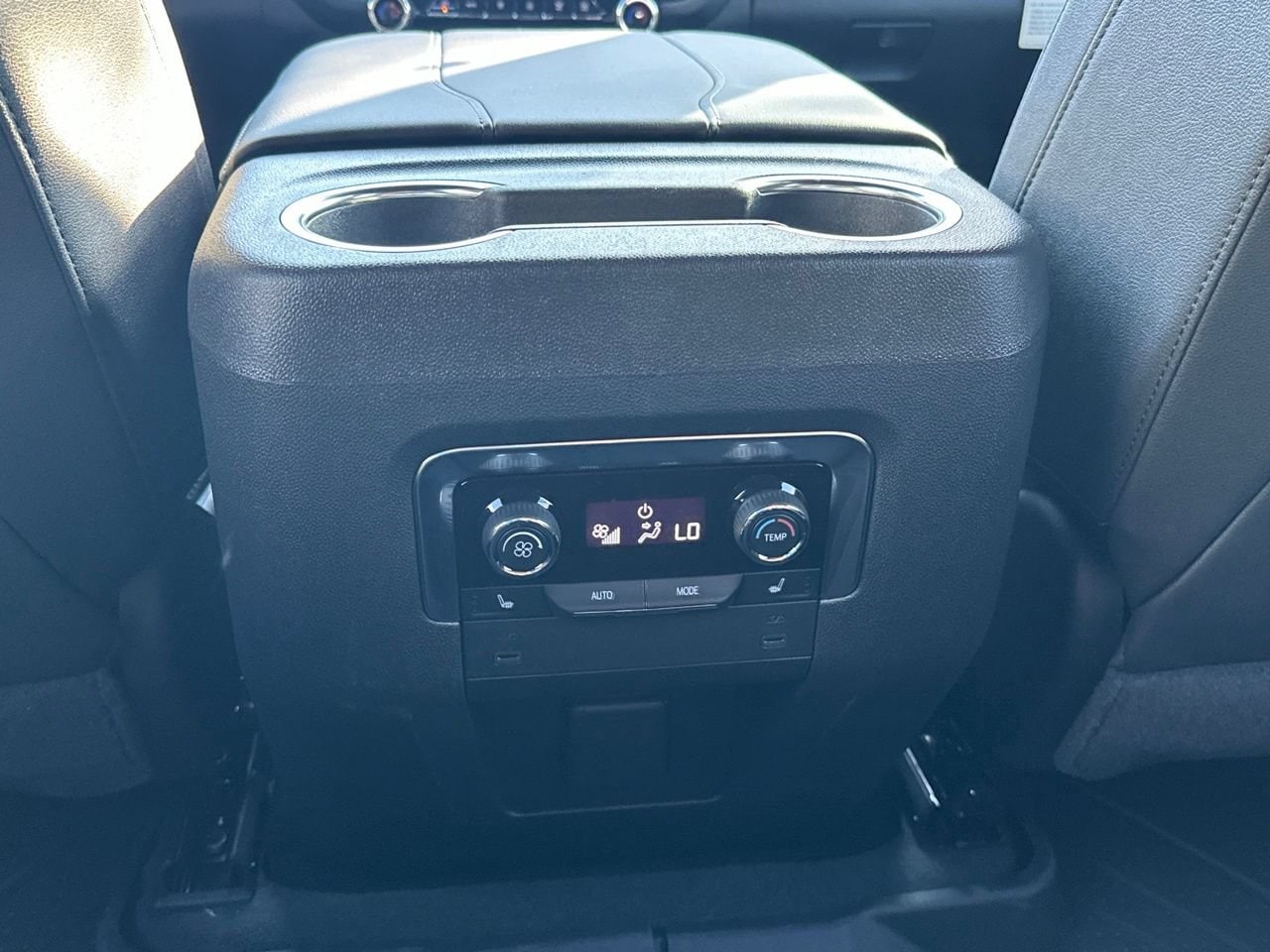 2026 Chevrolet Suburban Z71, photo 24