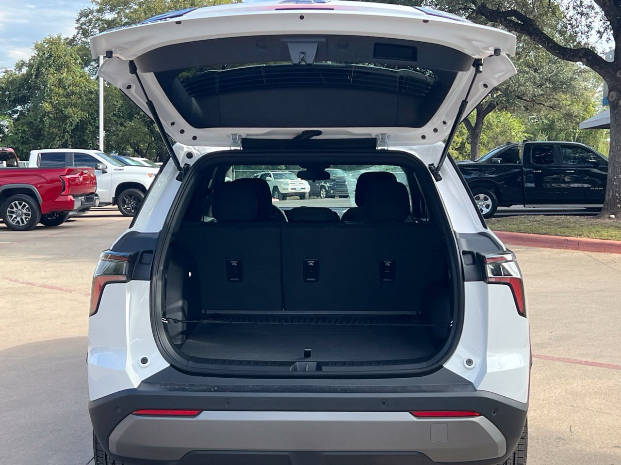 2027 Chevrolet Equinox LT - Photo 24