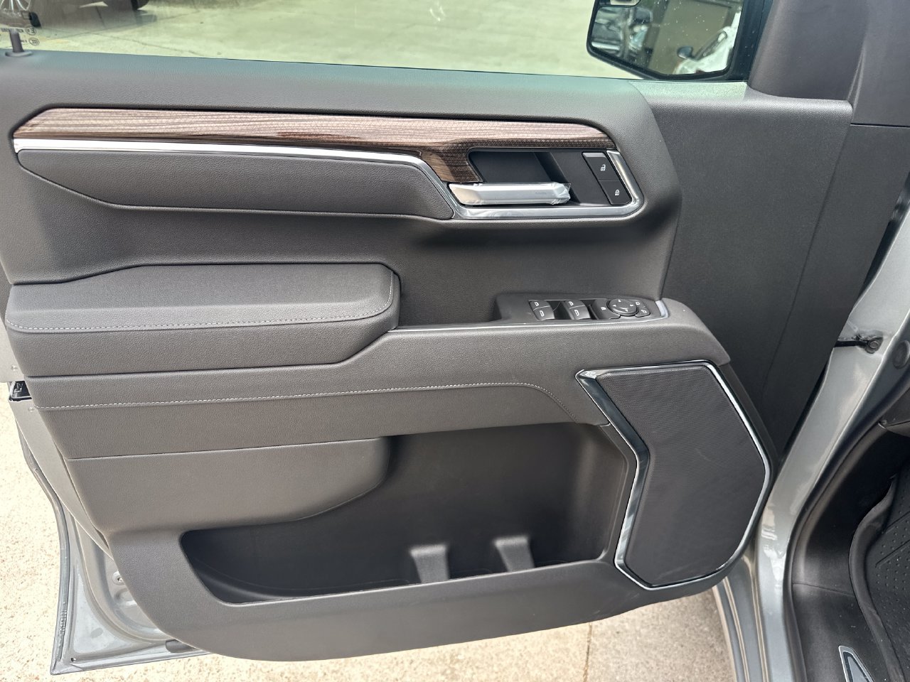 2026 Chevrolet Silverado 1500 LT - Photo 10