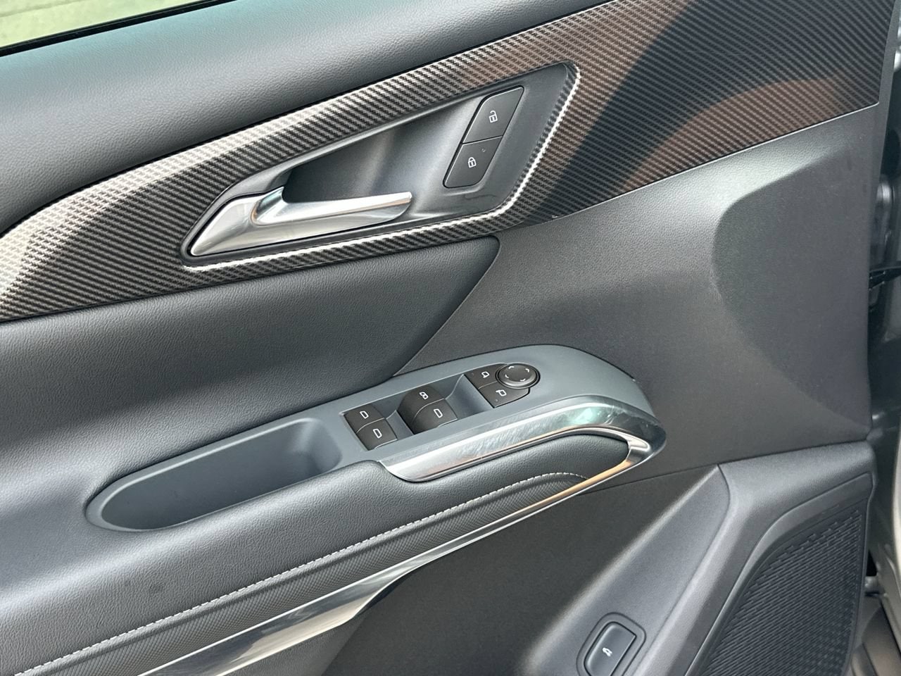 2027 Chevrolet Traverse Z71 SUV, photo 23
