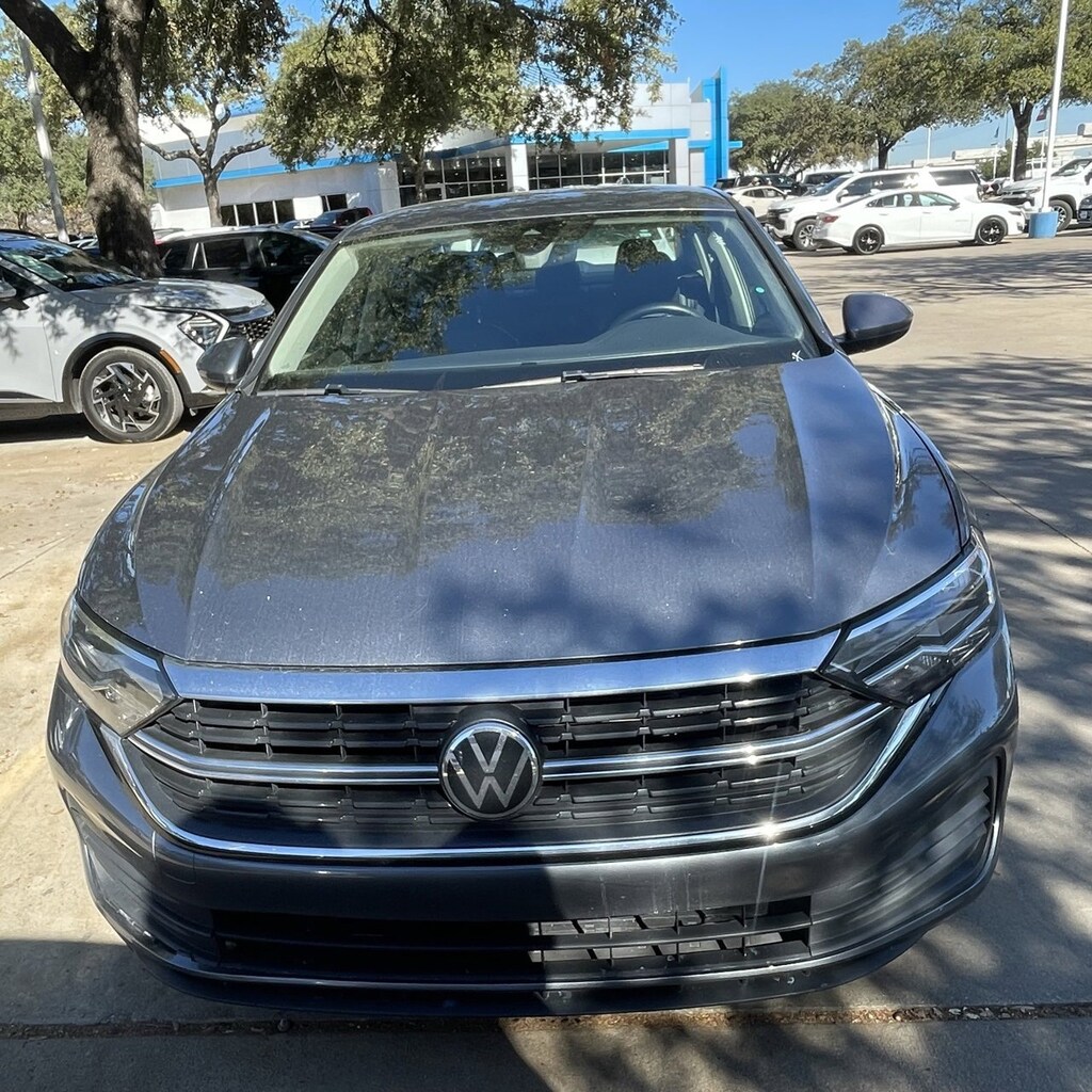Used 2024 Volkswagen Jetta SE Sedan