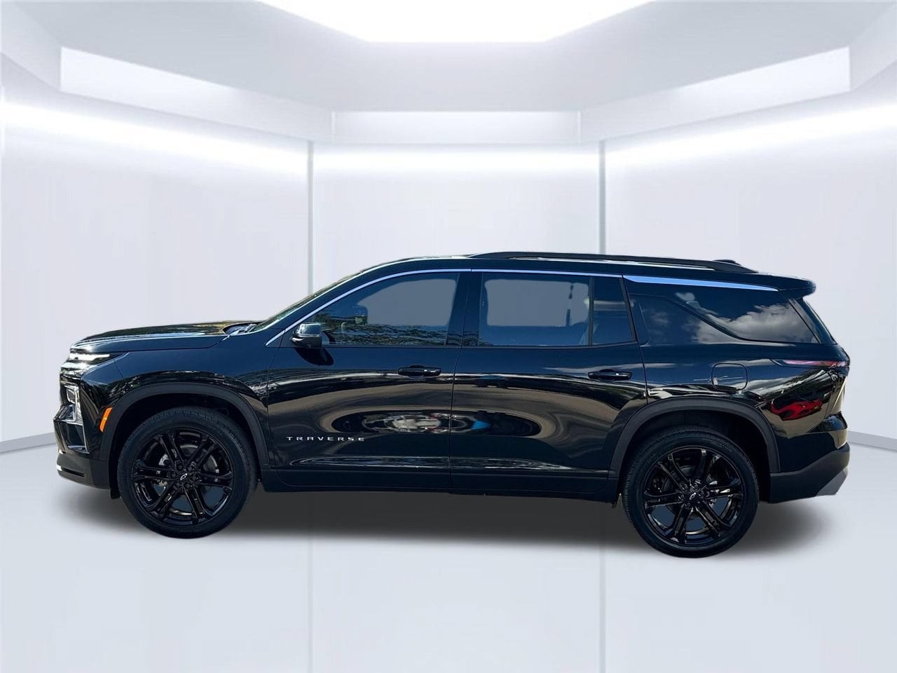 2027 Chevrolet Traverse LT, photo 2