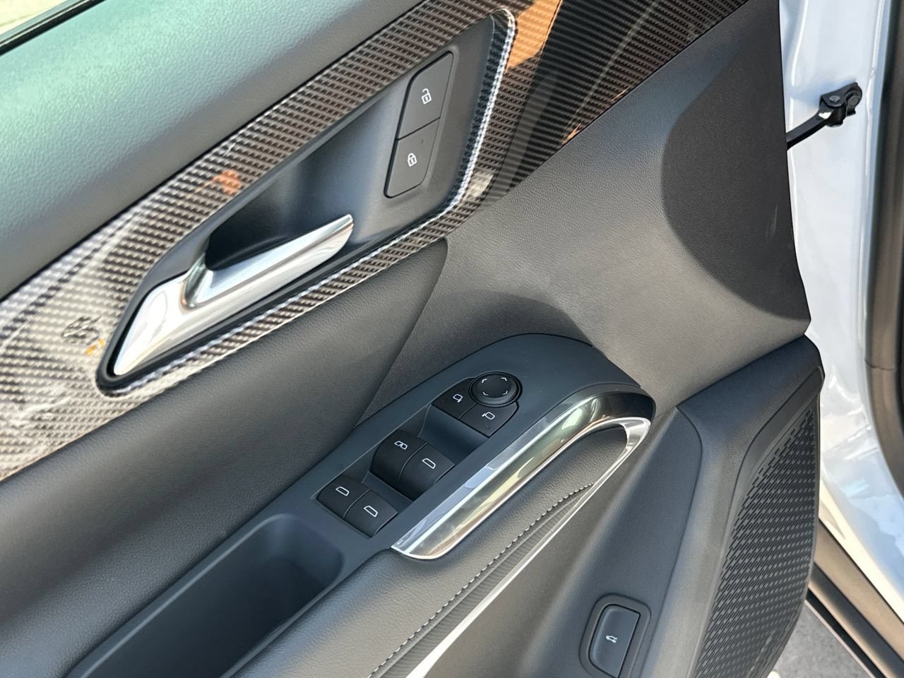 2027 Chevrolet Traverse Z71 SUV, photo 11