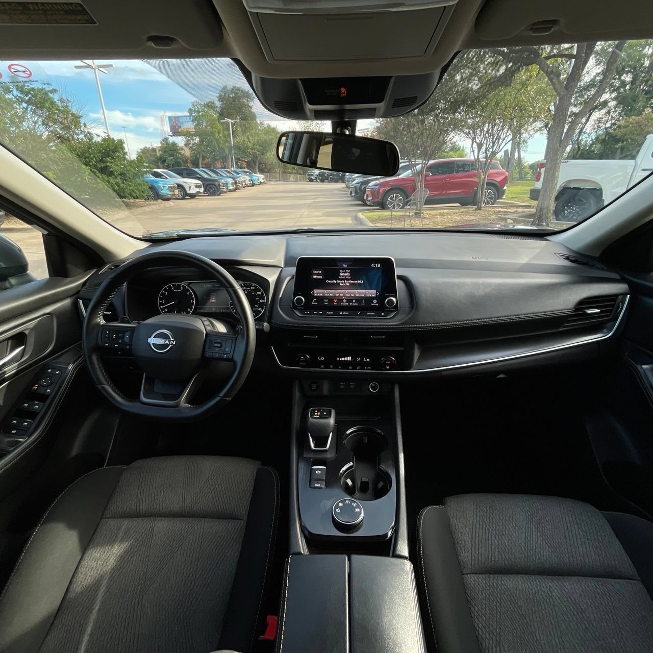 2025 Nissan Rogue SV - Photo 10