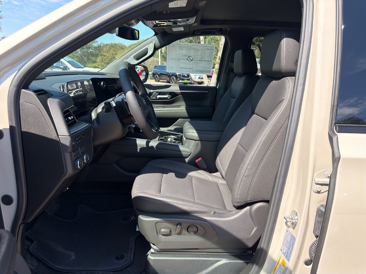 2027 Chevrolet Tahoe Z71 SUV, photo 10
