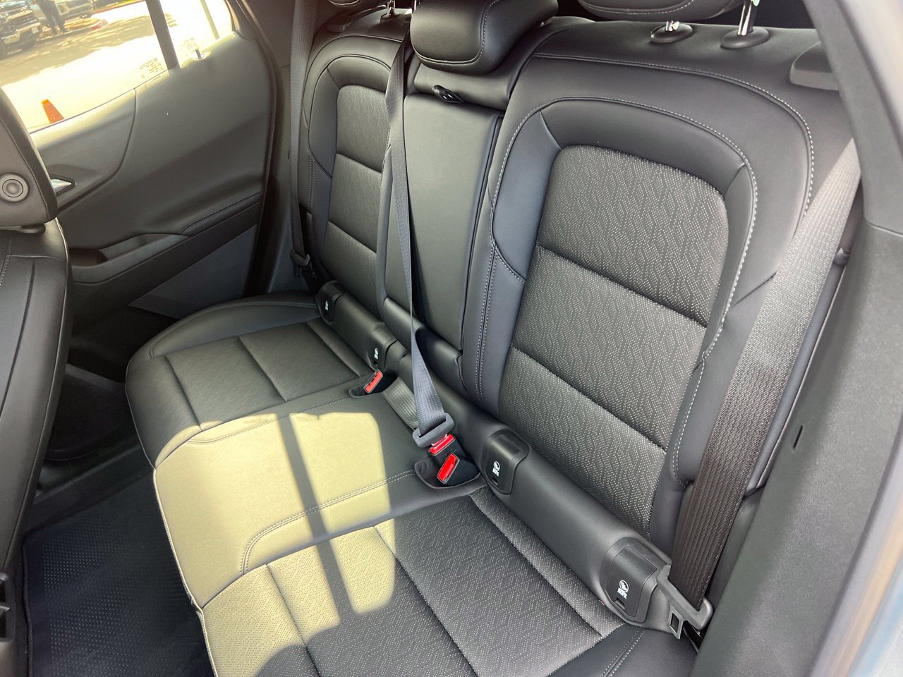 2027 Chevrolet Equinox LT - Photo 23