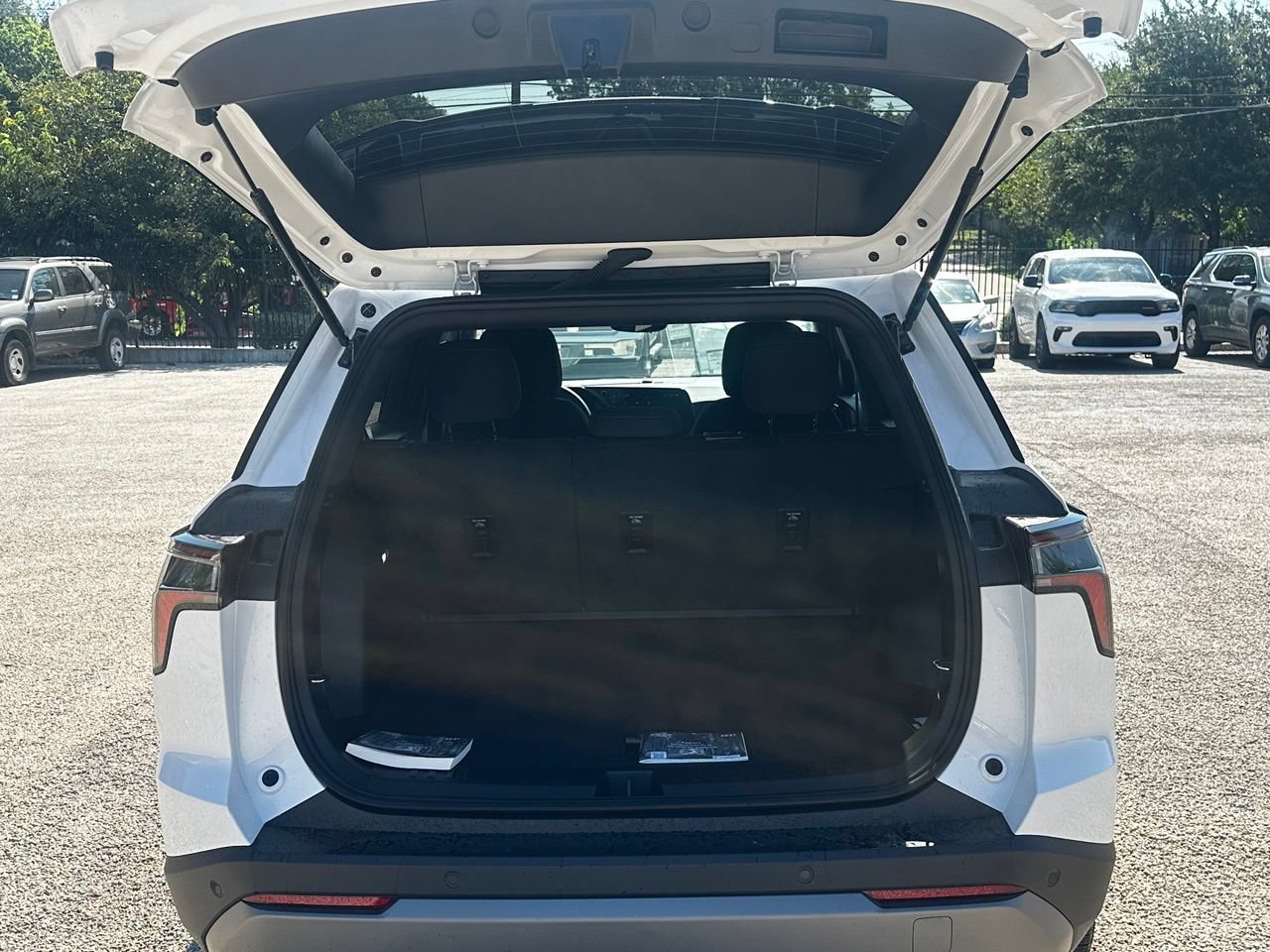 2027 Chevrolet Equinox LT - Photo 27