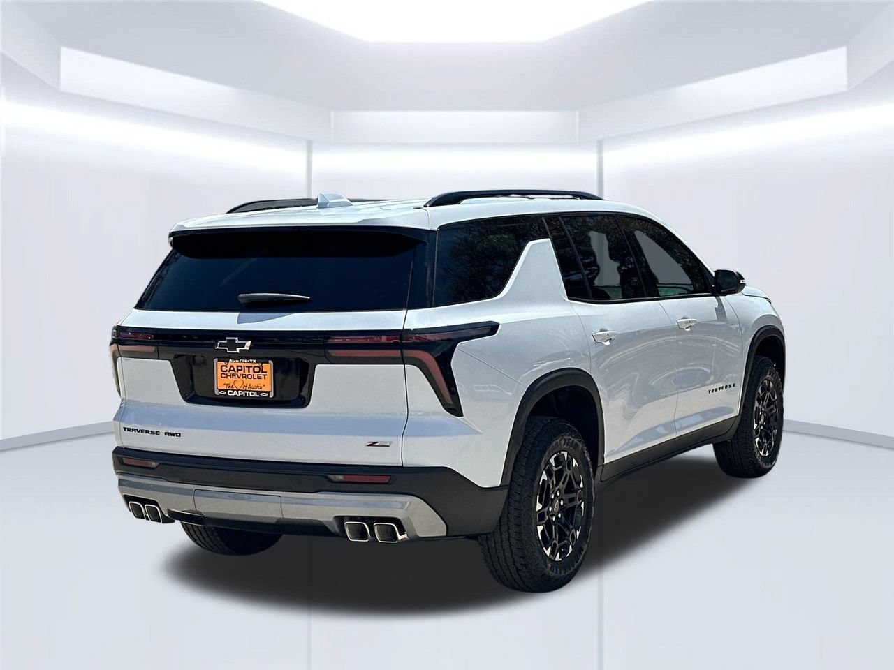 2027 Chevrolet Traverse Z71 SUV, photo 5