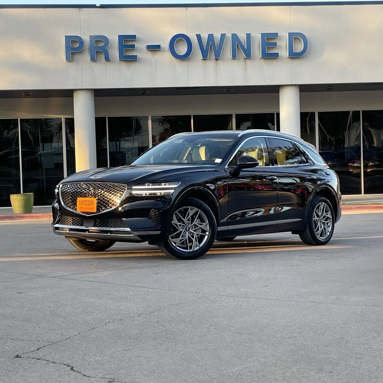 2024 GENESIS GV70 Standard's photo