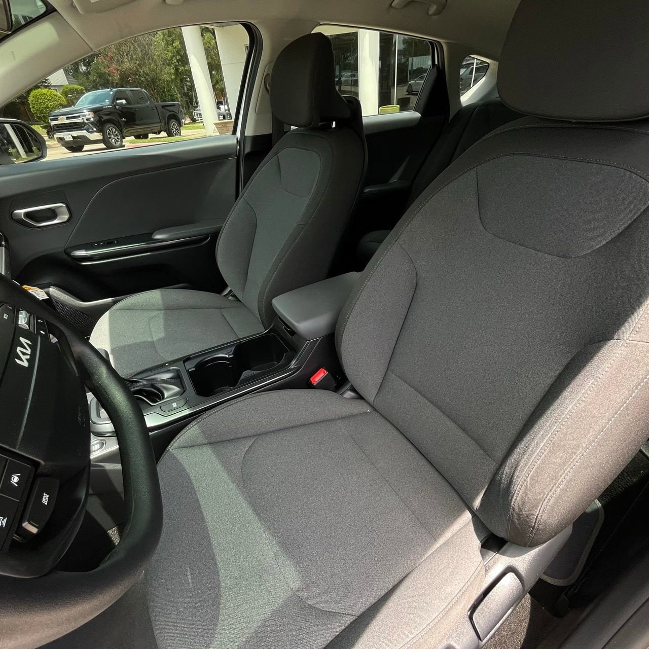 2025 Kia K4 LXS - Photo 21