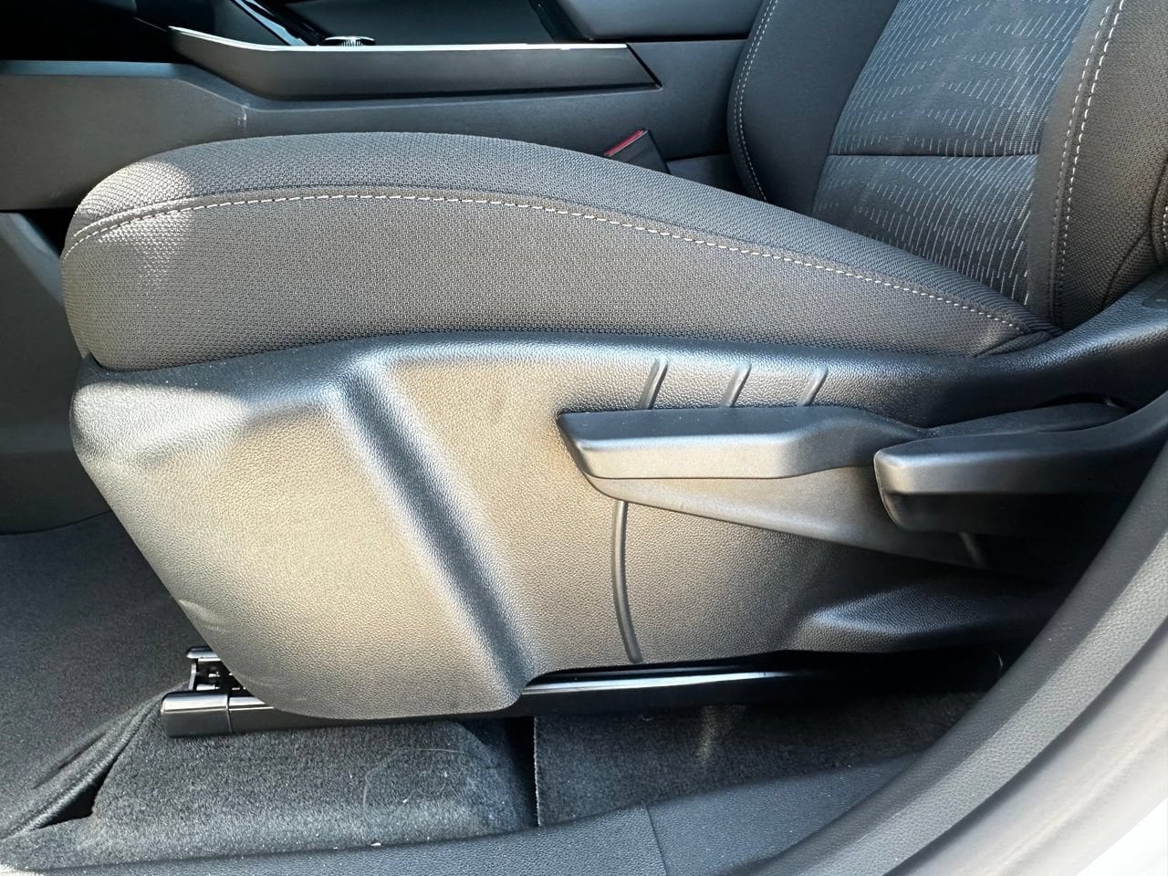2027 Chevrolet Equinox LT - Photo 24