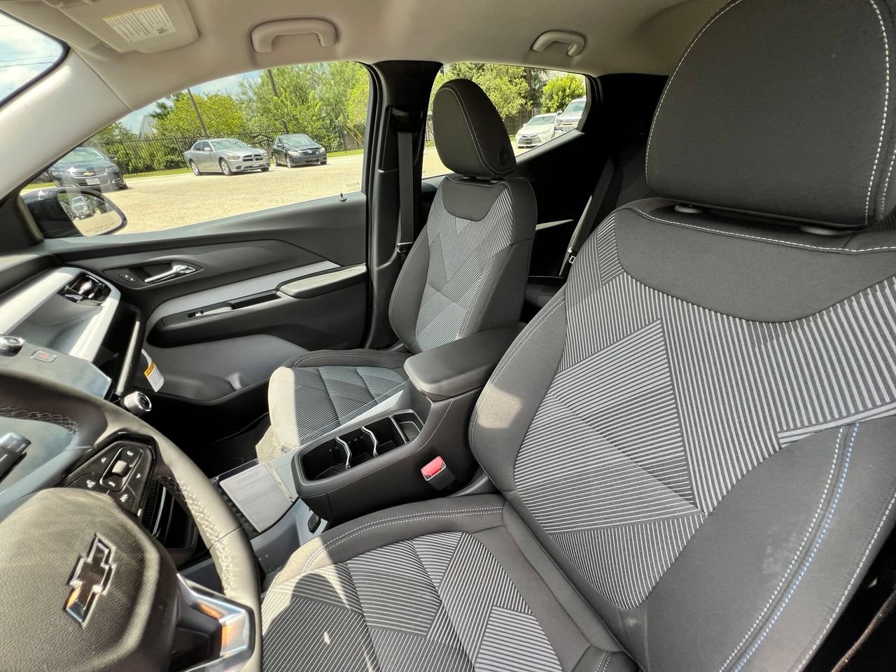 2027 Chevrolet Bolt LT - Photo 23