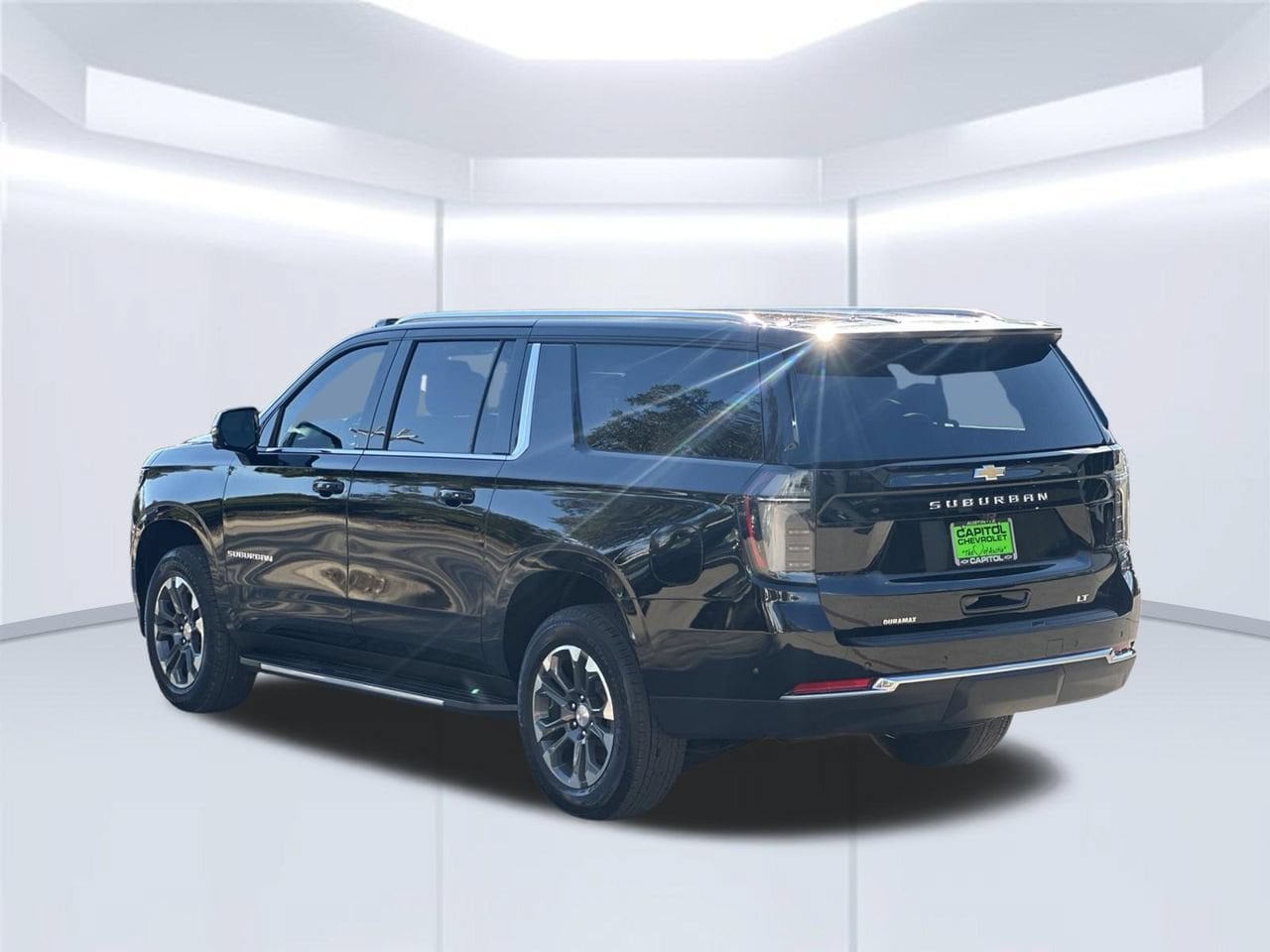 2026 Chevrolet Suburban LT, photo 4