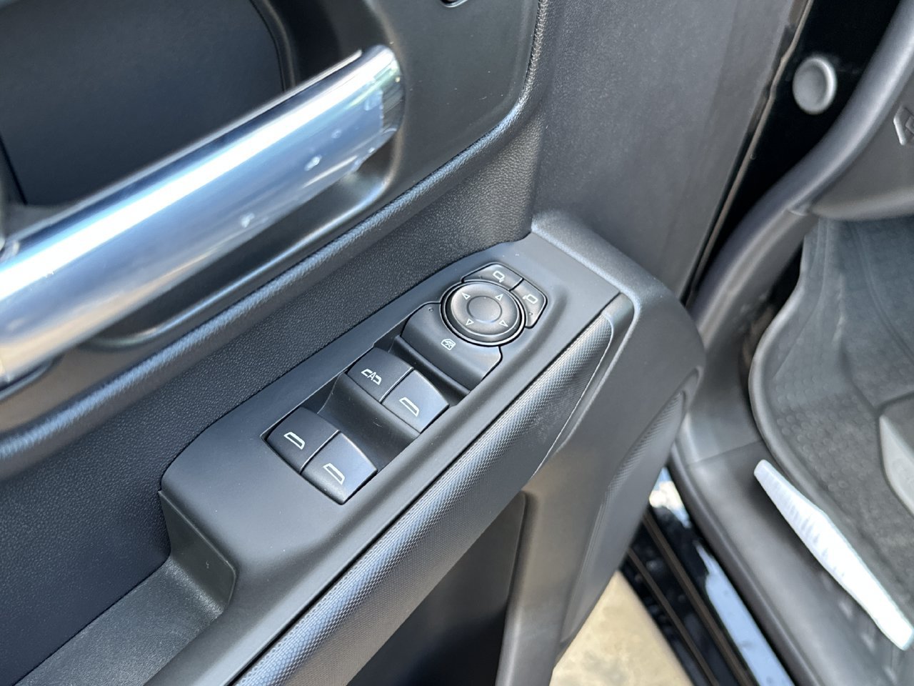 2026 Chevrolet Silverado 1500 Custom - Photo 12