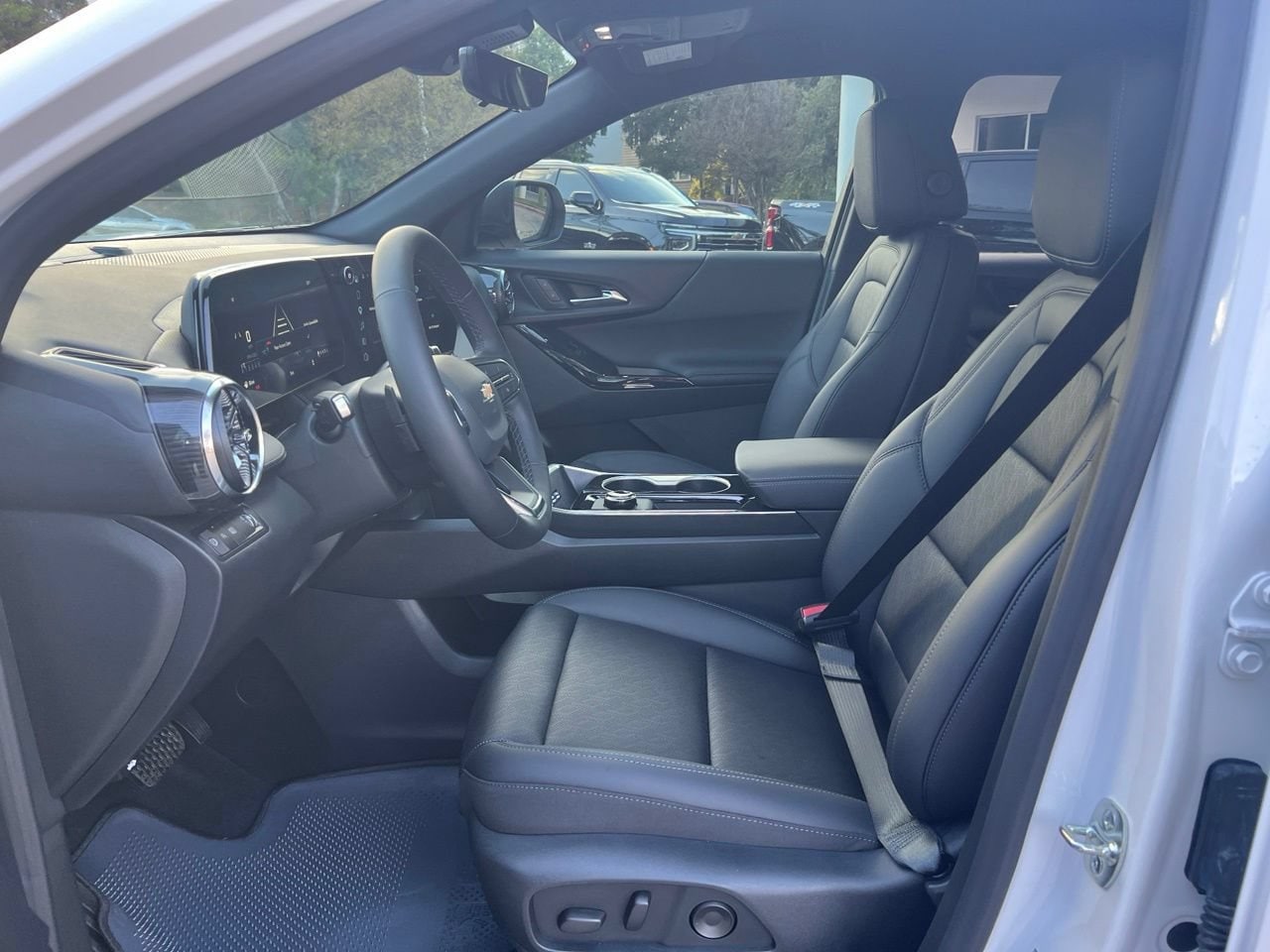 2027 Chevrolet Equinox LT SUV, photo 10